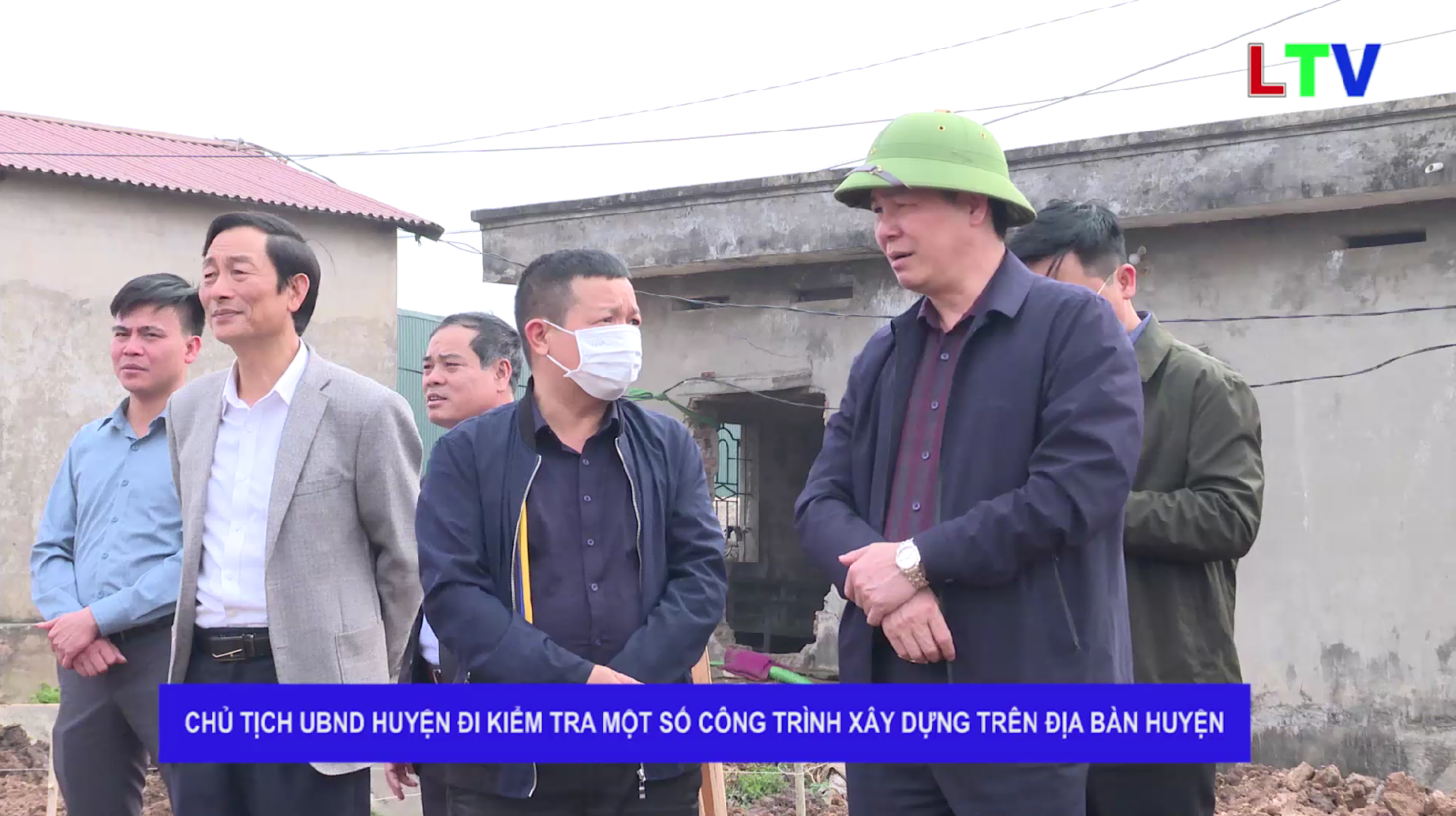 Chủ tịch UBND huyện đi kiểm tra tại một số công trình xây dựng trên địa bàn huyện.mp4